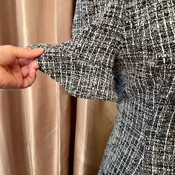 NWOT DKNY Black & White Stretch Woven Fit & Flare Bell Sleeve Dress US Size 8 - Picture 5 of 9